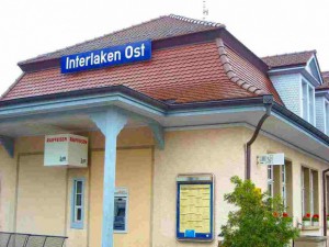 インターラーケンオストの駅